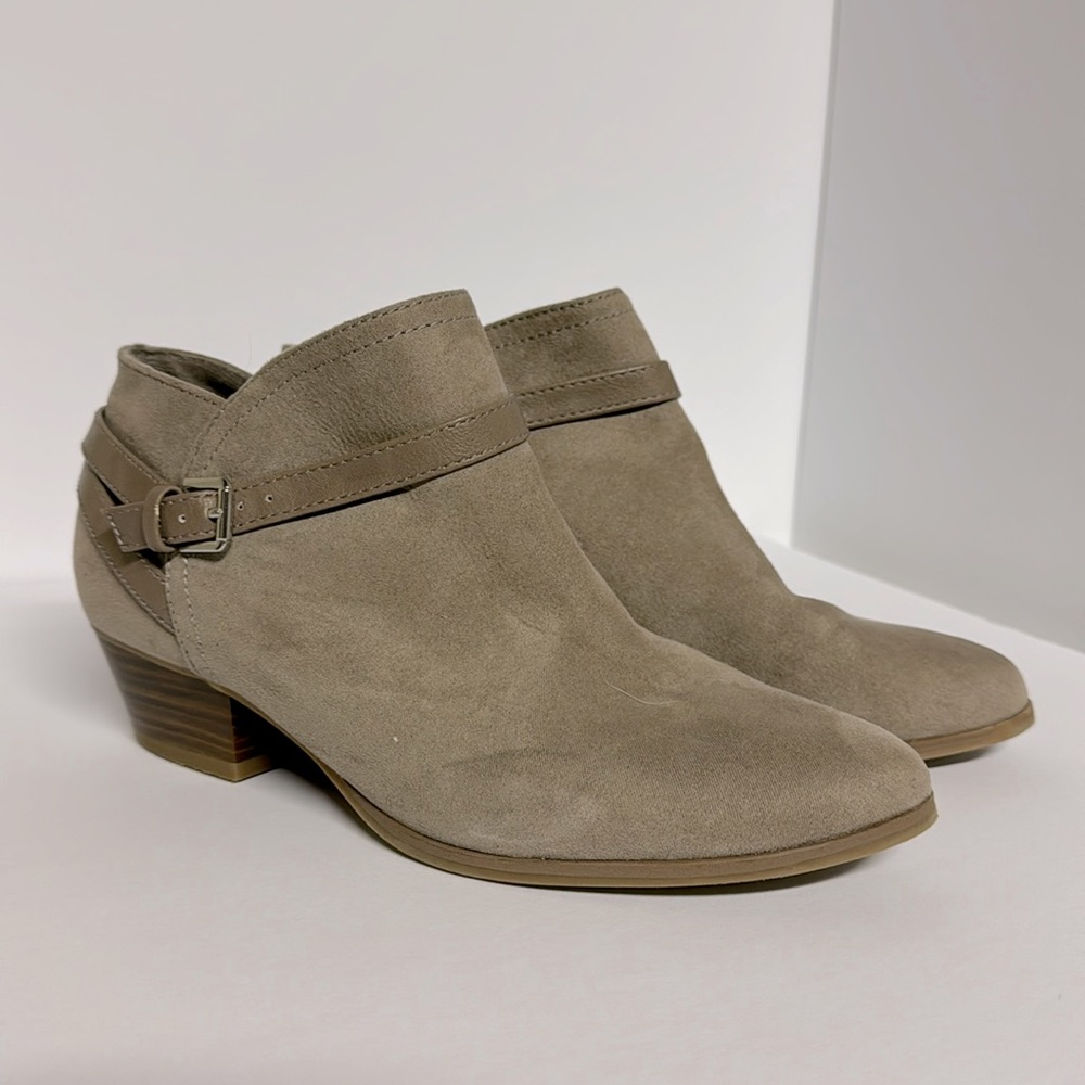 OLD NAVY ANKLE BOOTS SIZE 7